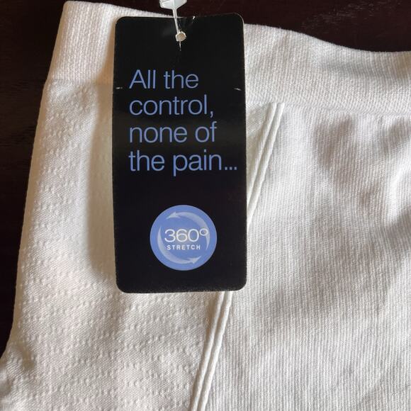 Bali Women's Extra Firm Tummy-Control Seamless Brief Medium White X245 - Picture 3 of 5